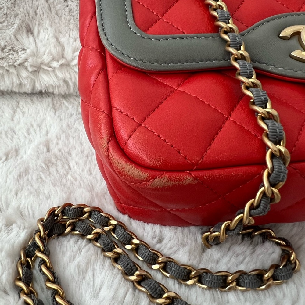 CHANEL Red Bag - Picture 3 of 11